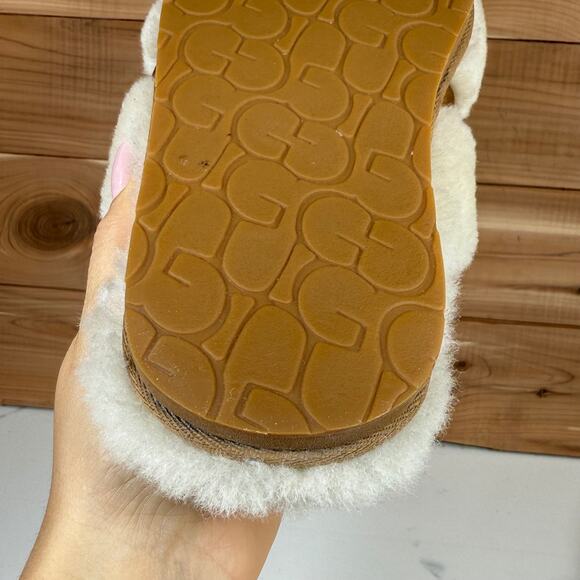 UGG Women's Scuffette II Sheepskin Slippers Cream Tan Logo Buckle Size 8 - Picture 7 of 13